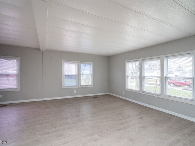 476 Stallion Court, Lagrange, OH 44050 Photo 4