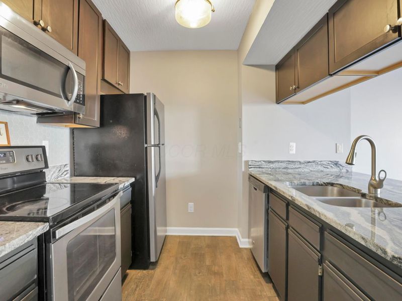 2540 Dahlia Way, Unit 26D, Columbus, OH 43235 Photo 11