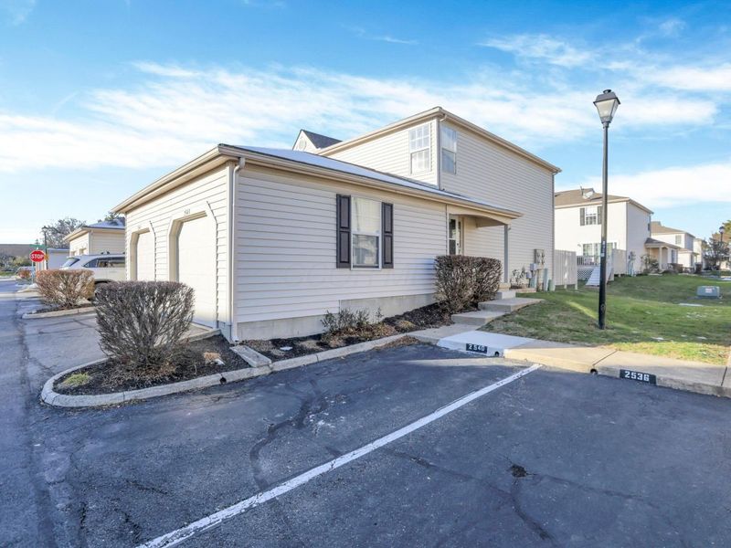 2540 Dahlia Way, Unit 26D, Columbus, OH 43235 Photo 4