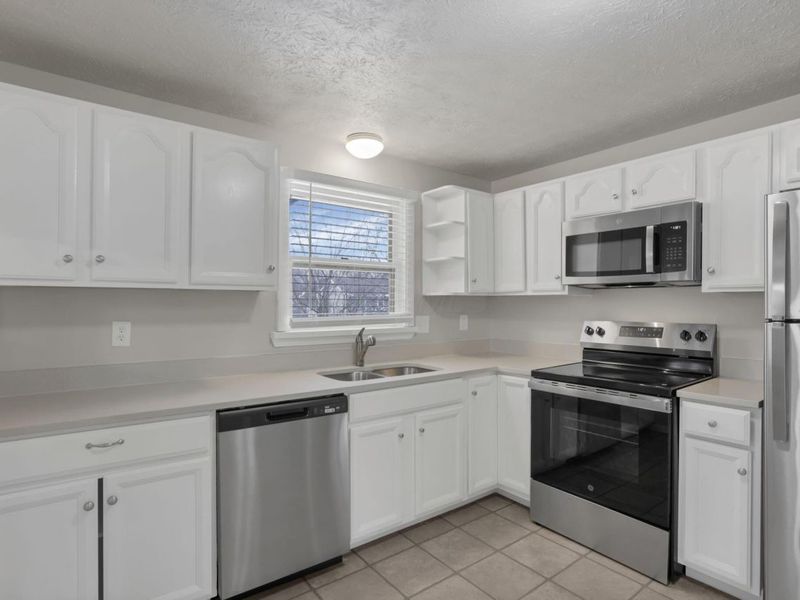 60 Jonquil Drive SW, Etna, OH 43062 Photo 2