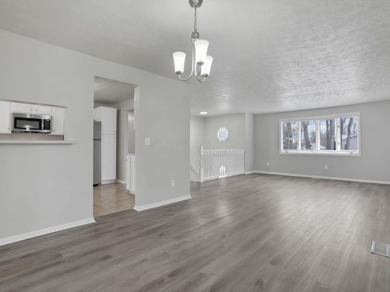 60 Jonquil Drive SW, Etna, OH 43062 Photo 3