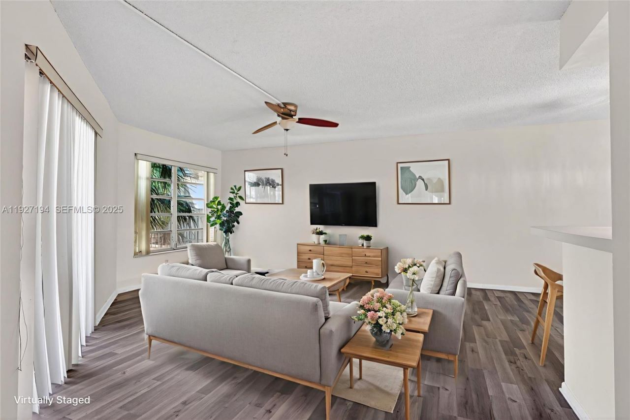 3100 Riverside Dr, Unit 305, Coral Springs, FL 33065 Photo