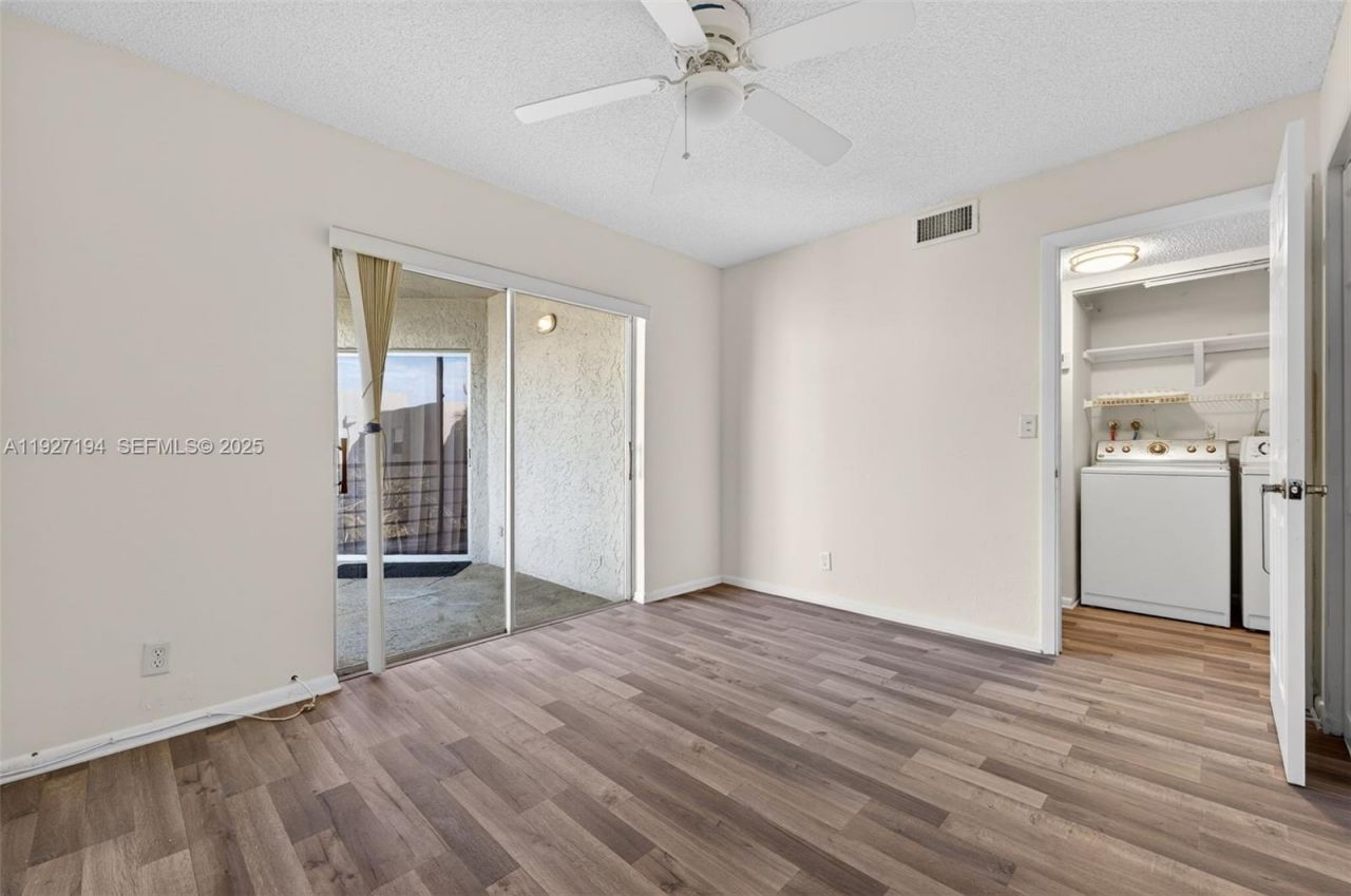 3100 Riverside Dr, Unit 305, Coral Springs, FL 33065 Photo