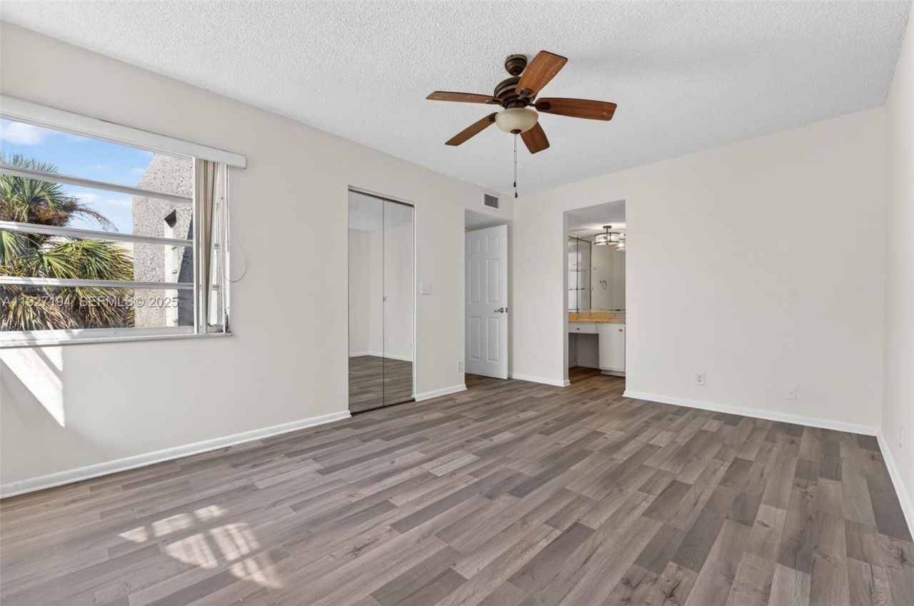 3100 Riverside Dr, Unit 305, Coral Springs, FL 33065 Photo