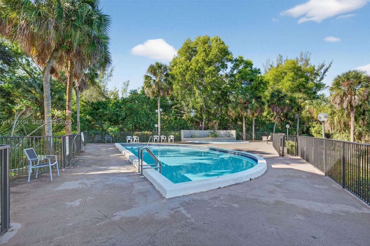 3100 Riverside Dr, Unit 305, Coral Springs, FL 33065 Photo