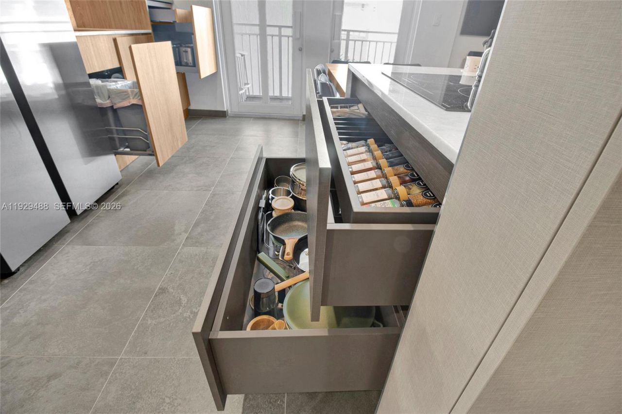 7600 Collins Ave, Unit 709, Miami Beach, FL 33141 Photo