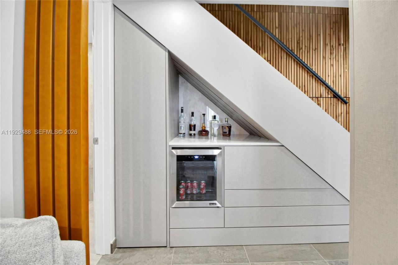 7600 Collins Ave, Unit 709, Miami Beach, FL 33141 Photo