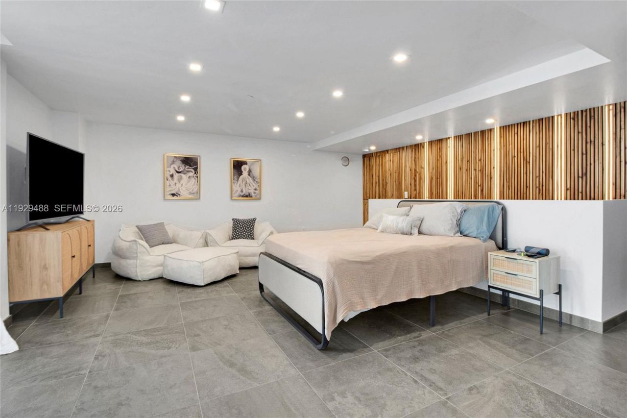 7600 Collins Ave, Unit 709, Miami Beach, FL 33141 Photo