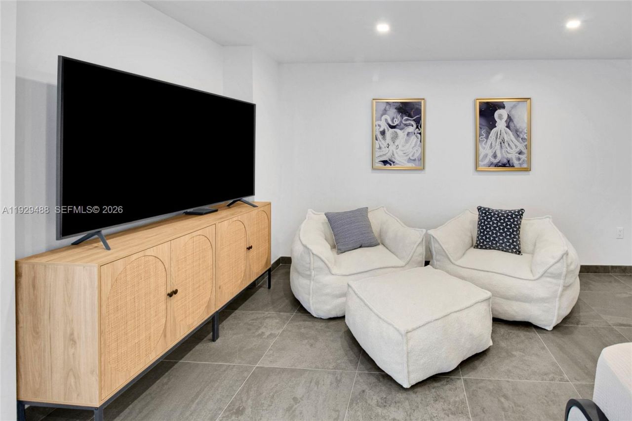 7600 Collins Ave, Unit 709, Miami Beach, FL 33141 Photo