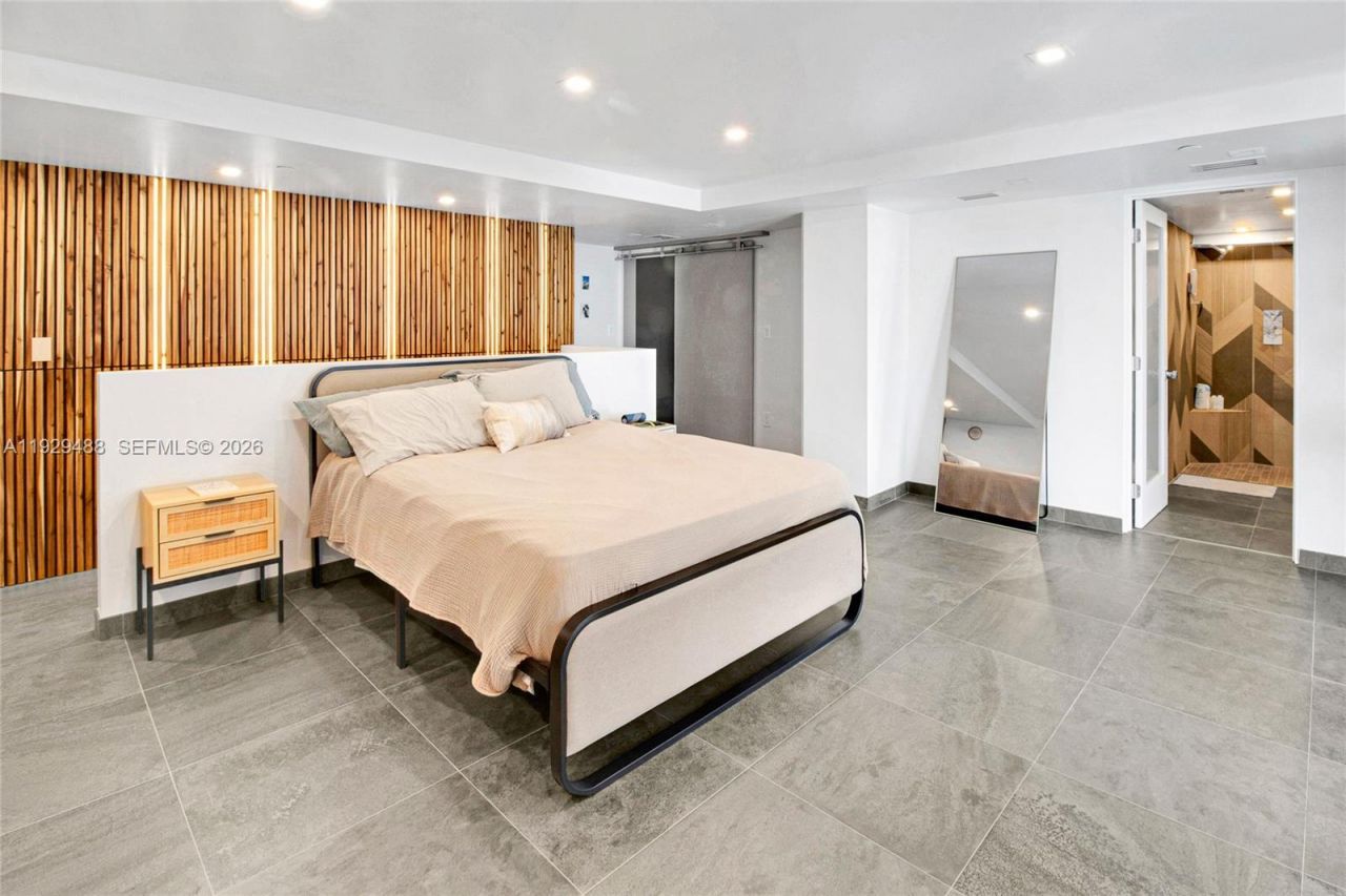 7600 Collins Ave, Unit 709, Miami Beach, FL 33141 Photo