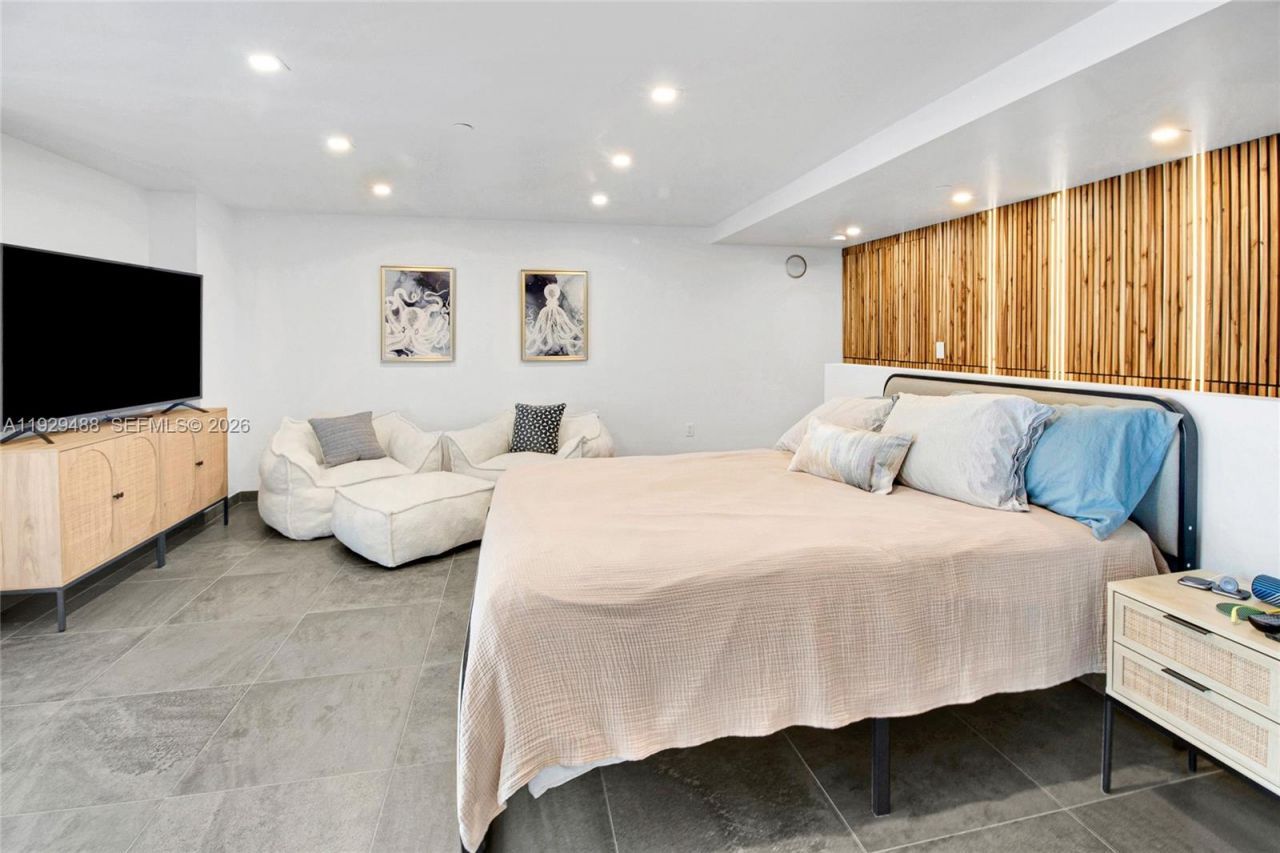 7600 Collins Ave, Unit 709, Miami Beach, FL 33141 Photo