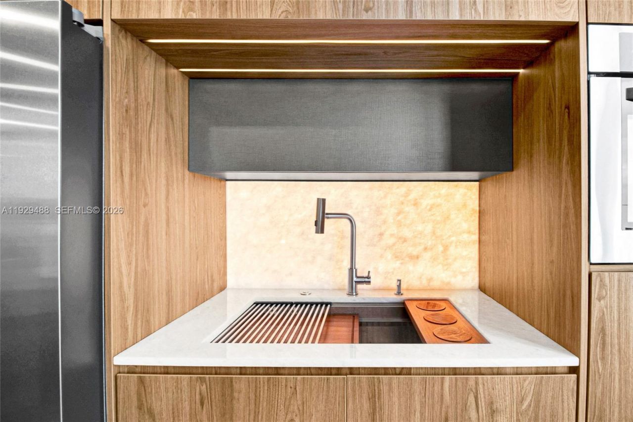 7600 Collins Ave, Unit 709, Miami Beach, FL 33141 Photo