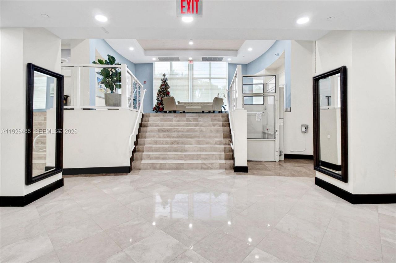 7600 Collins Ave, Unit 709, Miami Beach, FL 33141 Photo