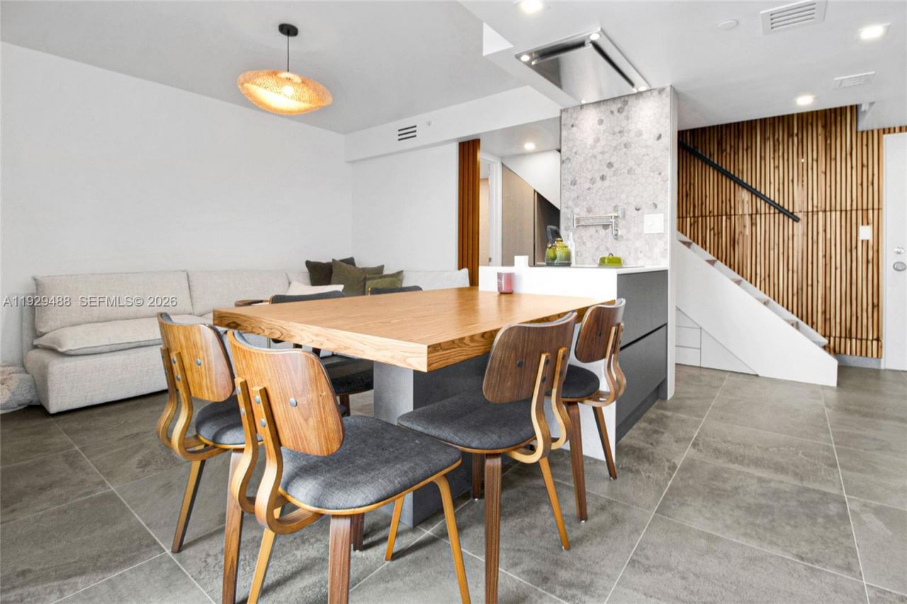 7600 Collins Ave, Unit 709, Miami Beach, FL 33141 Photo