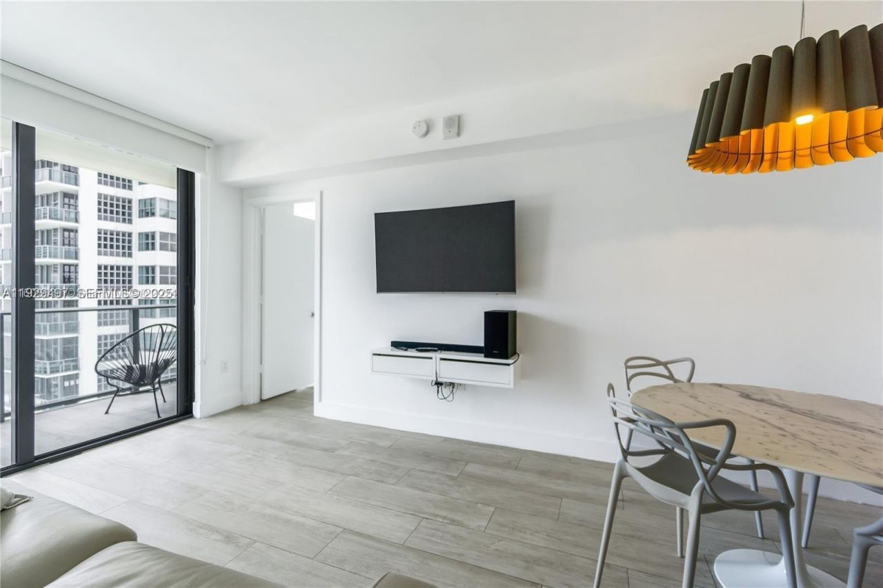 121 NE 34th St, Unit 1203, Miami, FL 33137 Photo