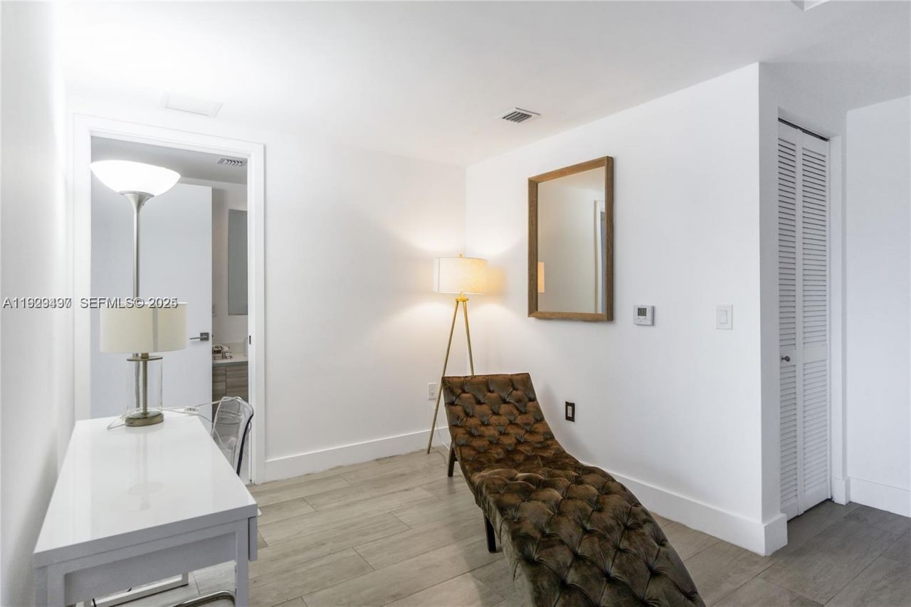 121 NE 34th St, Unit 1203, Miami, FL 33137 Photo