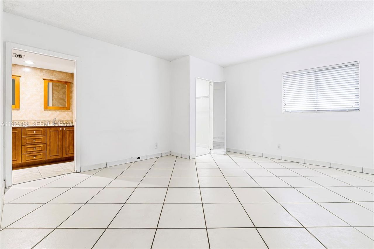 4705 SW 62nd Ave, Unit 104, Davie, FL 33314 Photo