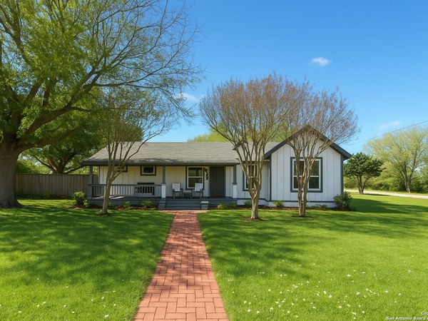 609 County Road 372, Hobson, TX 78117