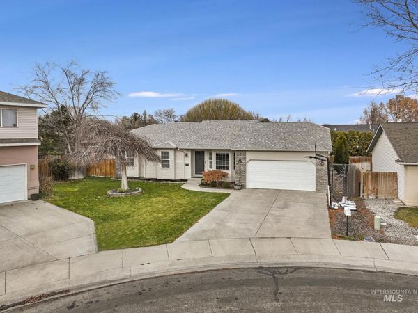 321 Cedarpark Cir, Twin Falls, ID 83301