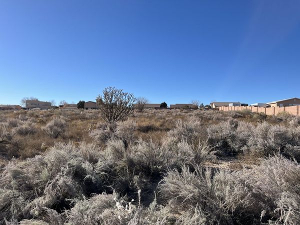 517 8th Street NE, Rio Rancho, NM 87124