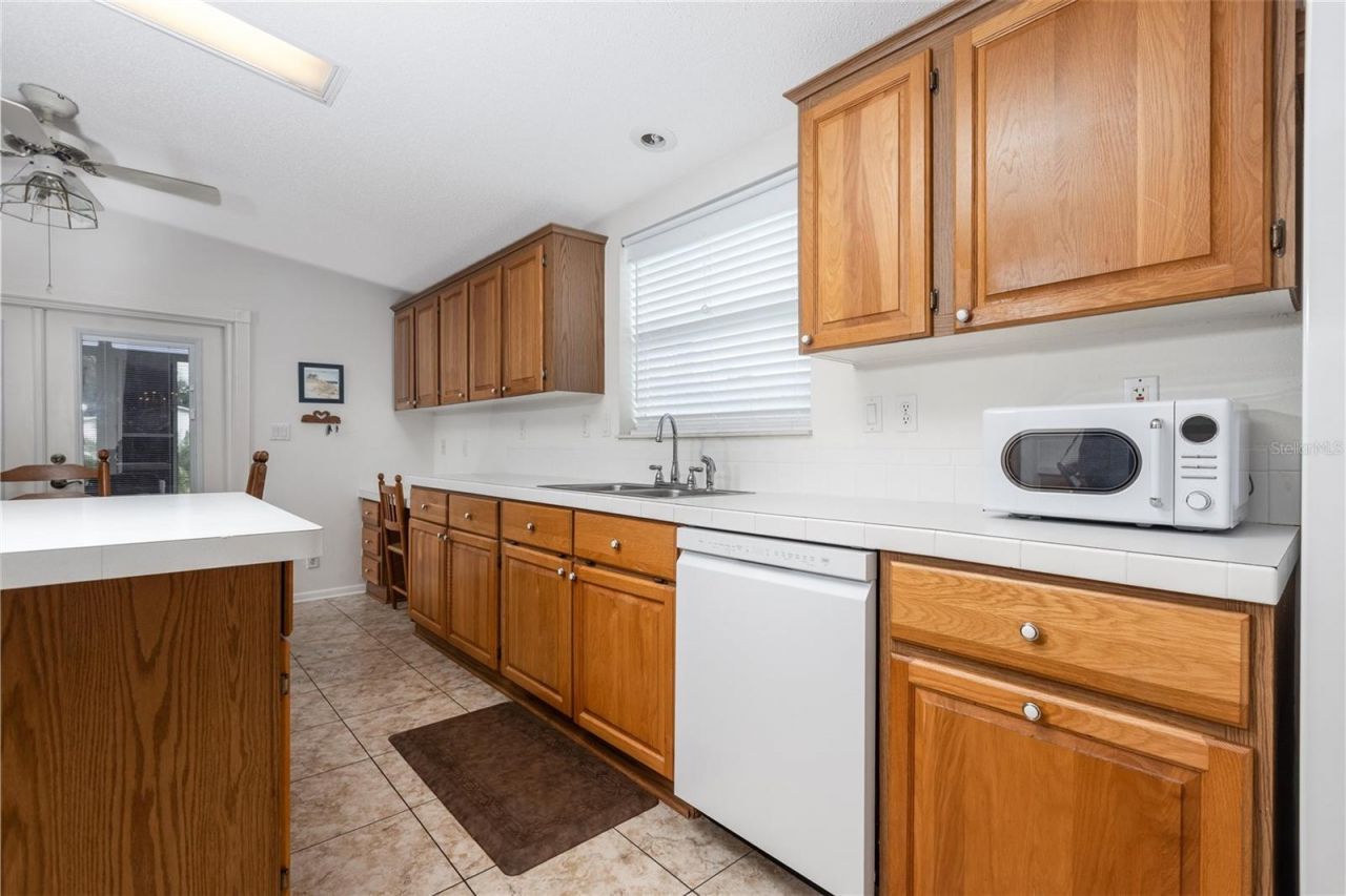 606 Mooring Lane, Edgewater, FL 32141 Photo