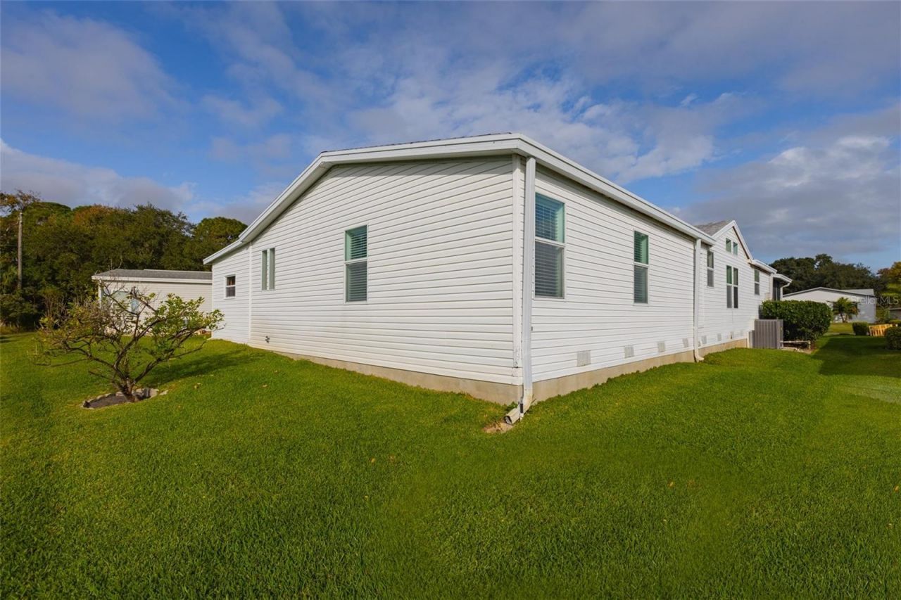 606 Mooring Lane, Edgewater, FL 32141 Photo