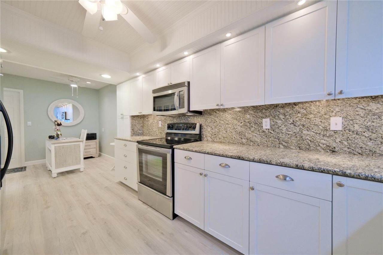 3605 Avenida Madera, Unit A, Bradenton, FL 34210 Photo