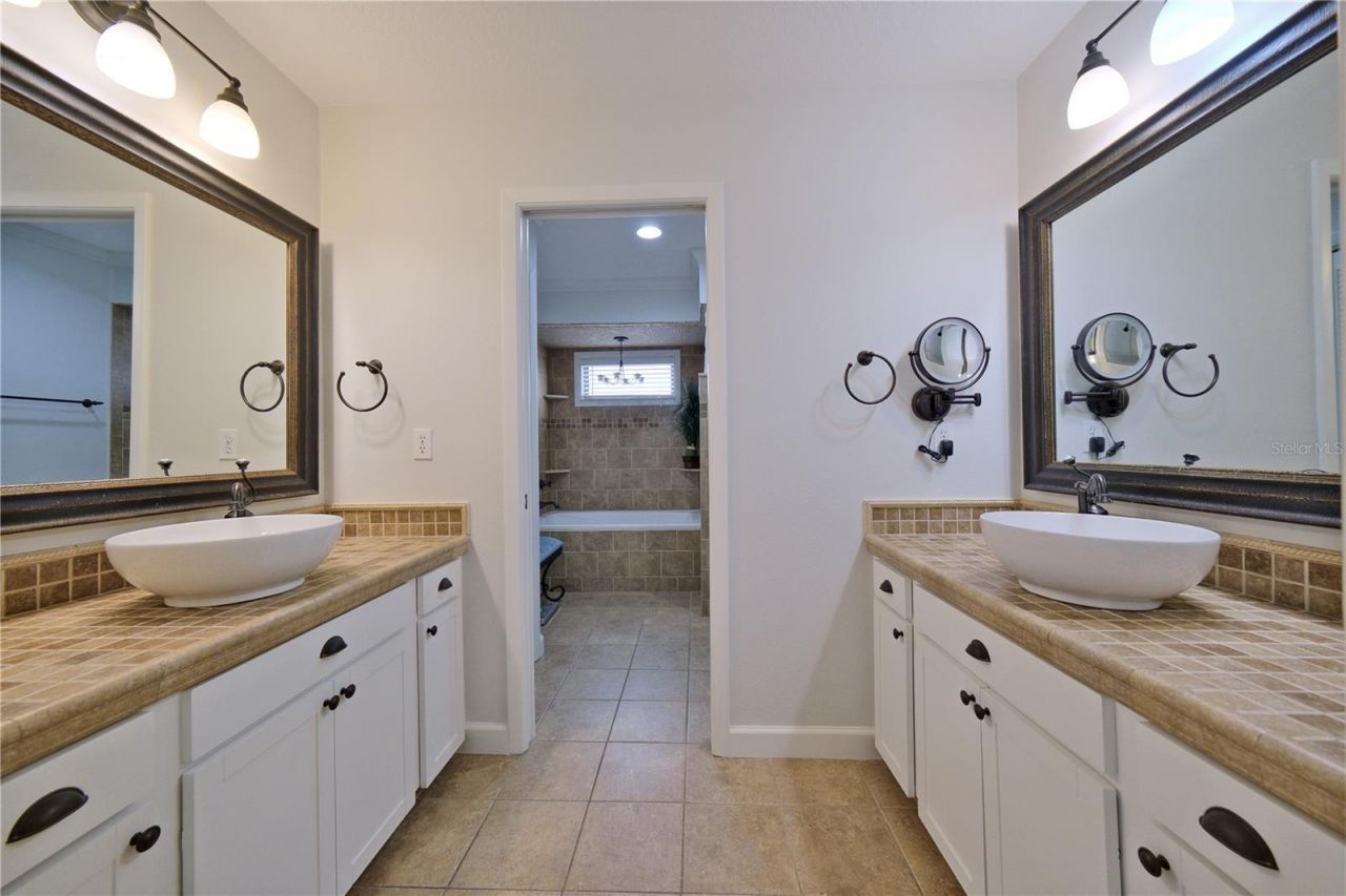 3605 Avenida Madera, Unit A, Bradenton, FL 34210 Photo