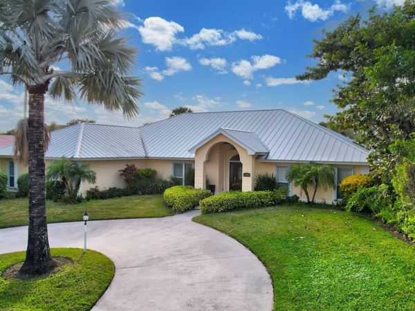 1345 Spanish Lace Lane, Vero Beach, FL 32963