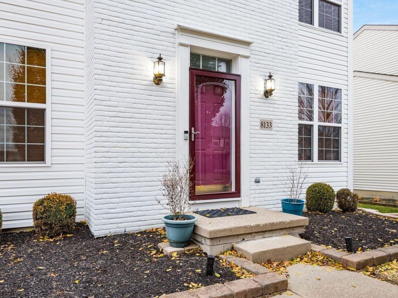 8133 Worthington Crsg Drive, Westerville, OH 43081 Photo 1