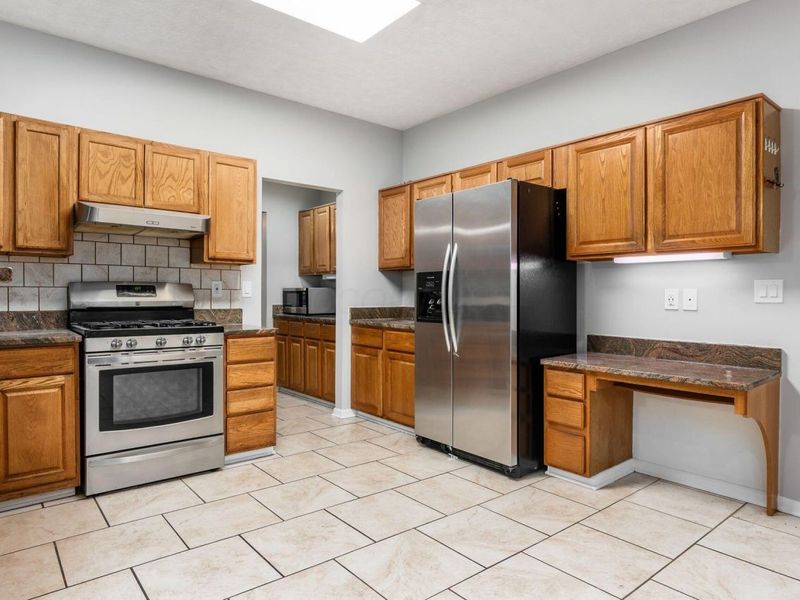 8133 Worthington Crsg Drive, Westerville, OH 43081 Photo 12