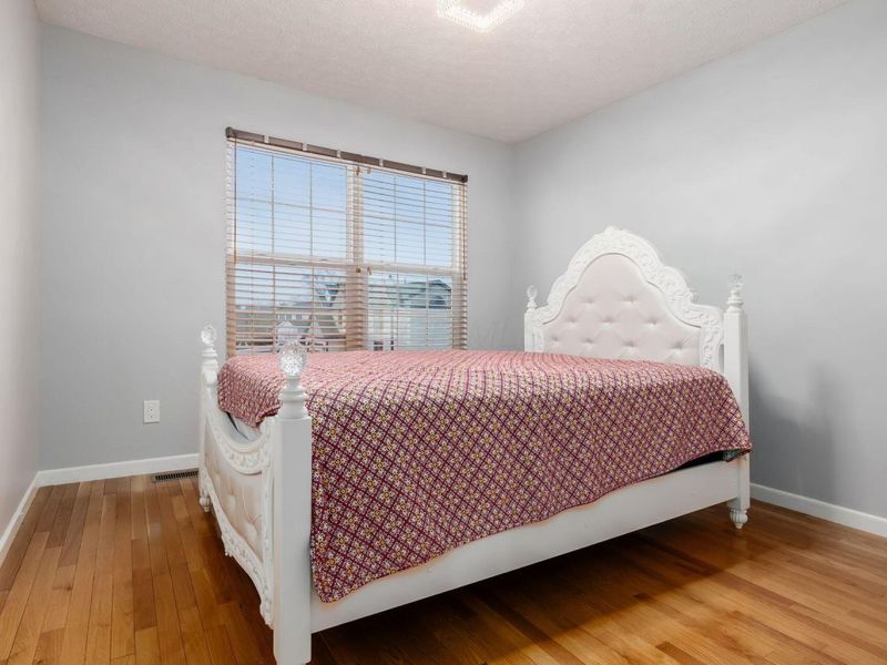 8133 Worthington Crsg Drive, Westerville, OH 43081 Photo 24