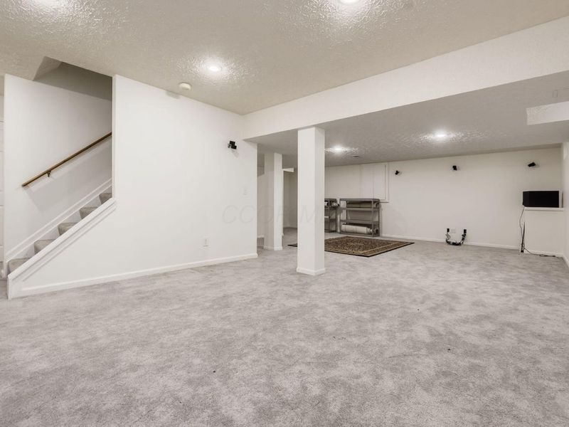 8133 Worthington Crsg Drive, Westerville, OH 43081 Photo 30