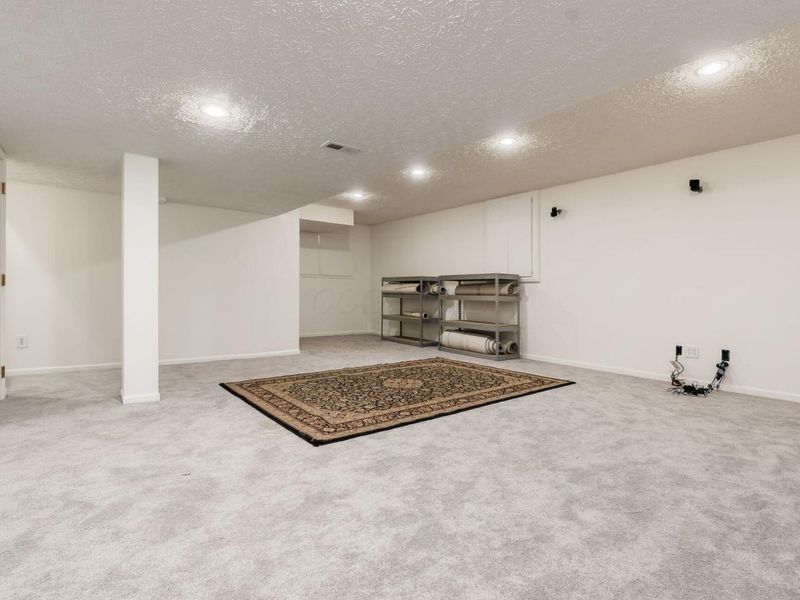 8133 Worthington Crsg Drive, Westerville, OH 43081 Photo 32