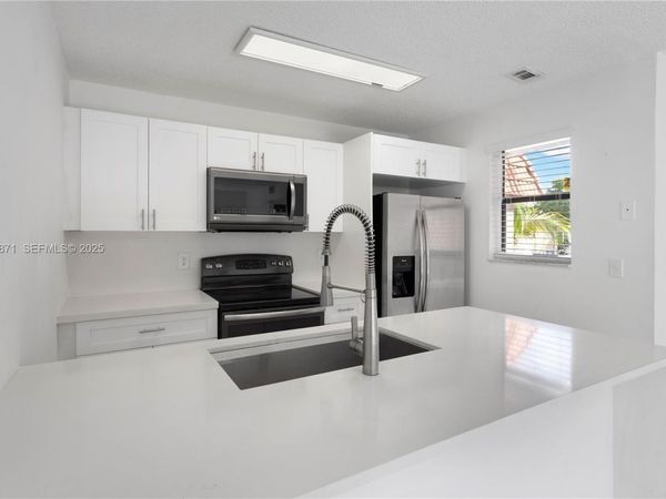 6580 W 27th Ct, Unit 58-21, Hialeah, FL 33016