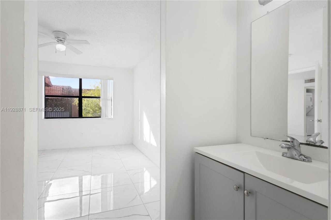 6580 W 27th Ct, Unit 58-21, Hialeah, FL 33016 Photo