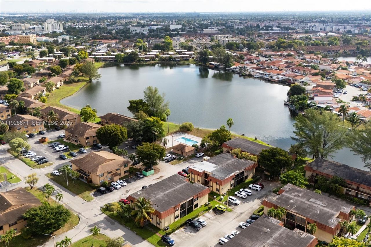 6580 W 27th Ct, Unit 58-21, Hialeah, FL 33016 Photo