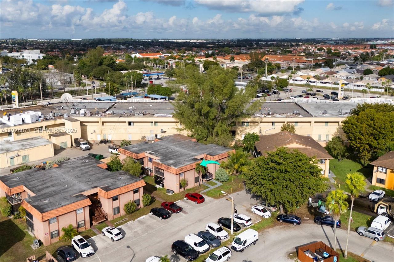6580 W 27th Ct, Unit 58-21, Hialeah, FL 33016 Photo