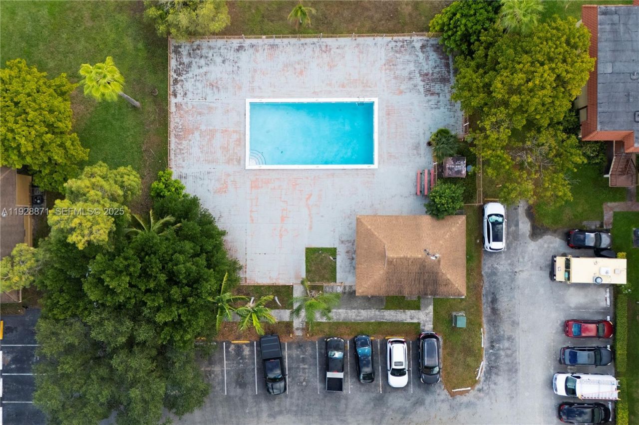 6580 W 27th Ct, Unit 58-21, Hialeah, FL 33016 Photo