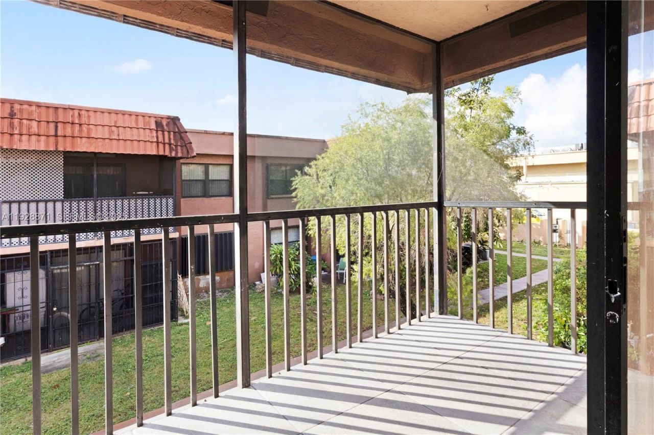 6580 W 27th Ct, Unit 58-21, Hialeah, FL 33016 Photo