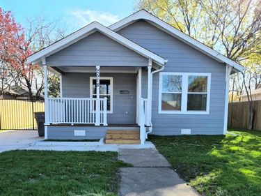 2518 W Clarendon Drive, Dallas, TX 75211