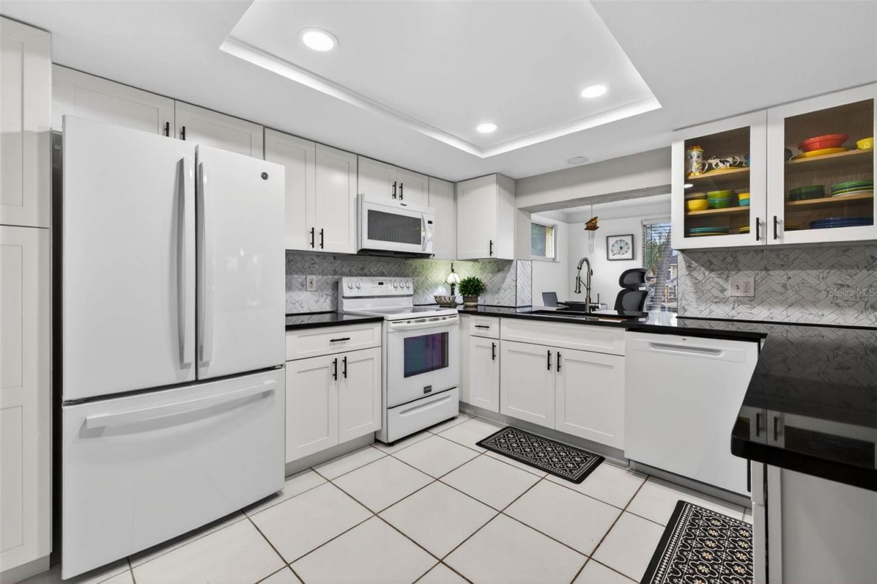 1963 Tanglewood Drive Ne, Saint Petersburg, FL 33702 Photo