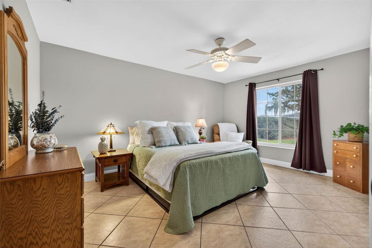 1963 Tanglewood Drive Ne, Saint Petersburg, FL 33702 Photo