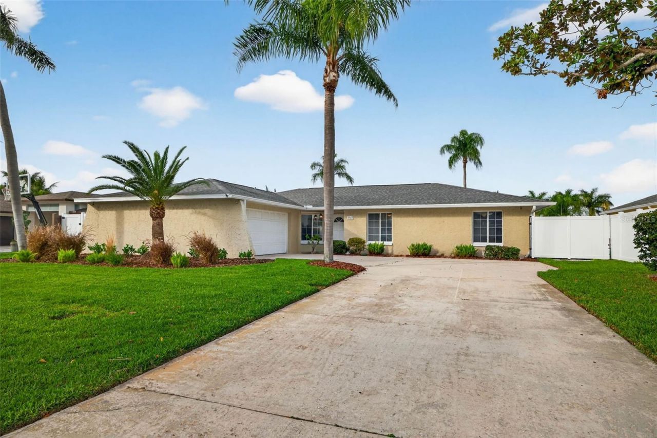 1963 Tanglewood Drive Ne, Saint Petersburg, FL 33702 Photo