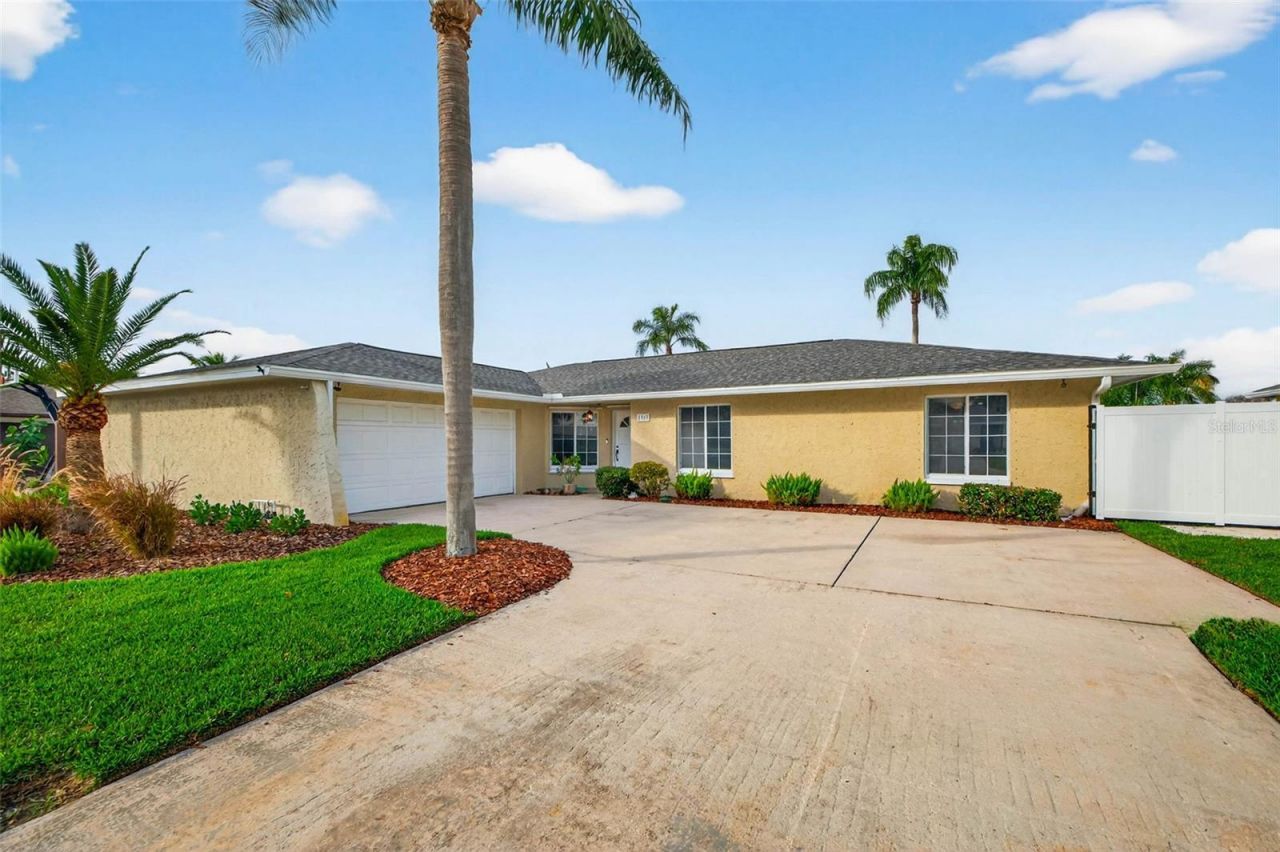 1963 Tanglewood Drive Ne, Saint Petersburg, FL 33702 Photo