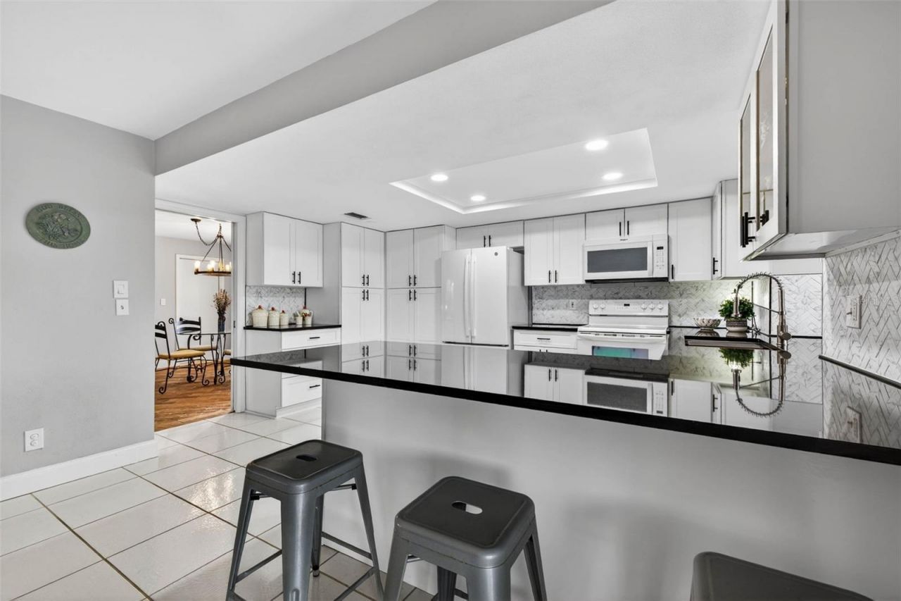 1963 Tanglewood Drive Ne, Saint Petersburg, FL 33702 Photo