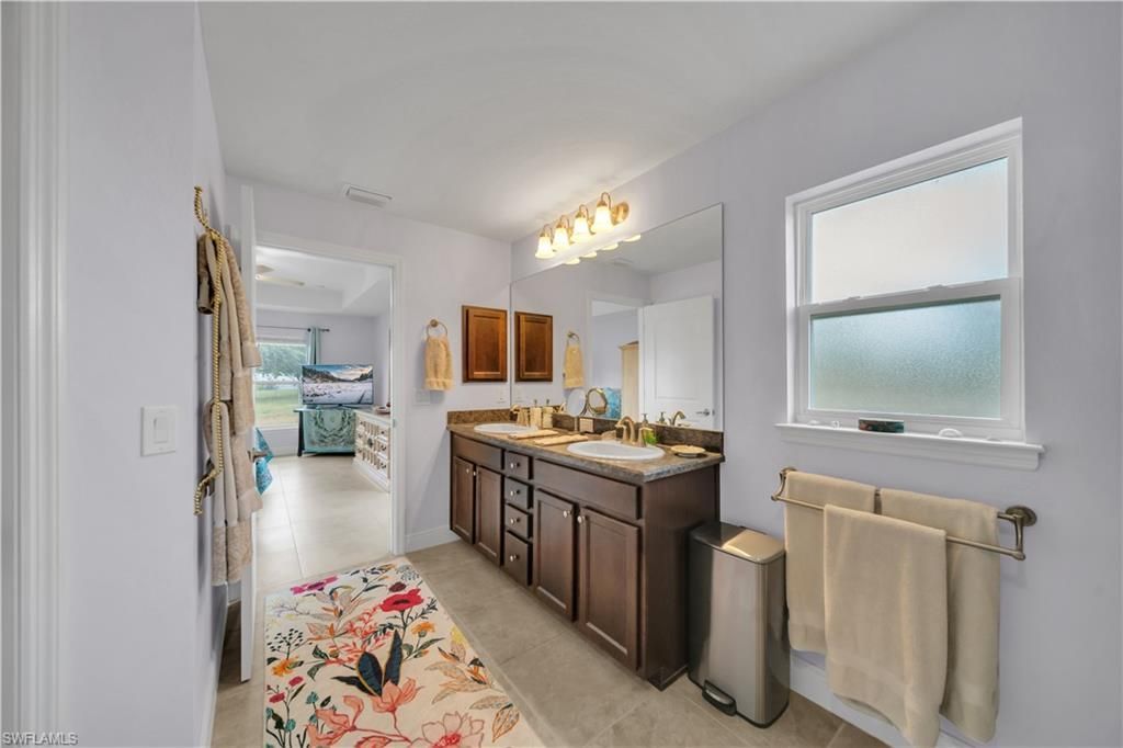4344 NE 9th Ct, Cape Coral, FL 33909 Photo