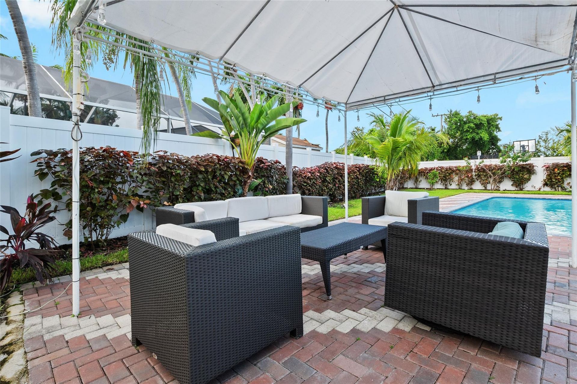 21100 Highland Lakes Boulevard, Miami, FL 33179 Photo