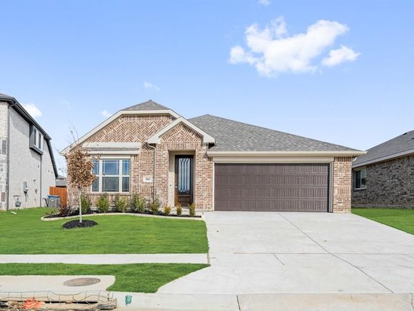 905 Kingbird Lane, Alvarado, TX 76009