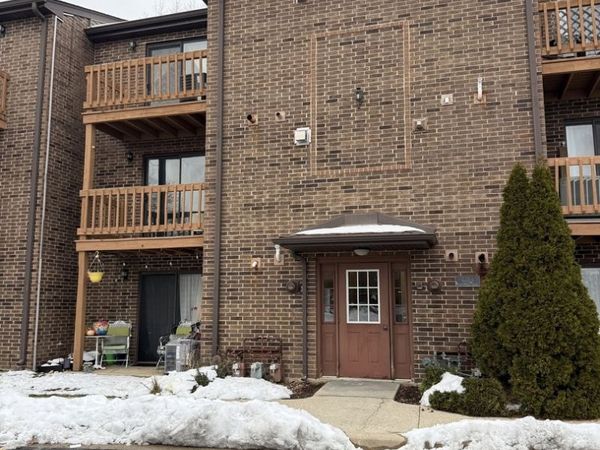 2264 Abbeywood Drive, Unit B, Lisle, IL 60532